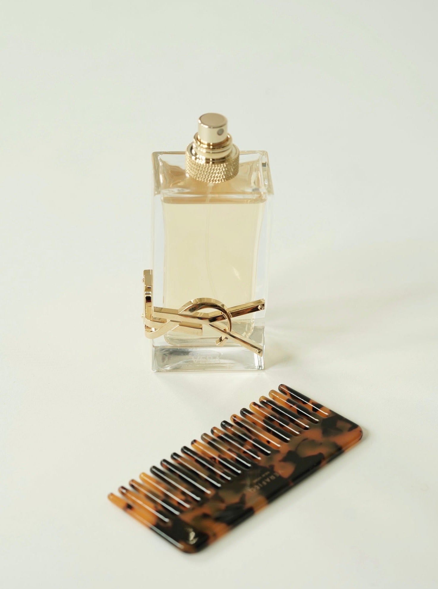 Tan Hair Comb with Case