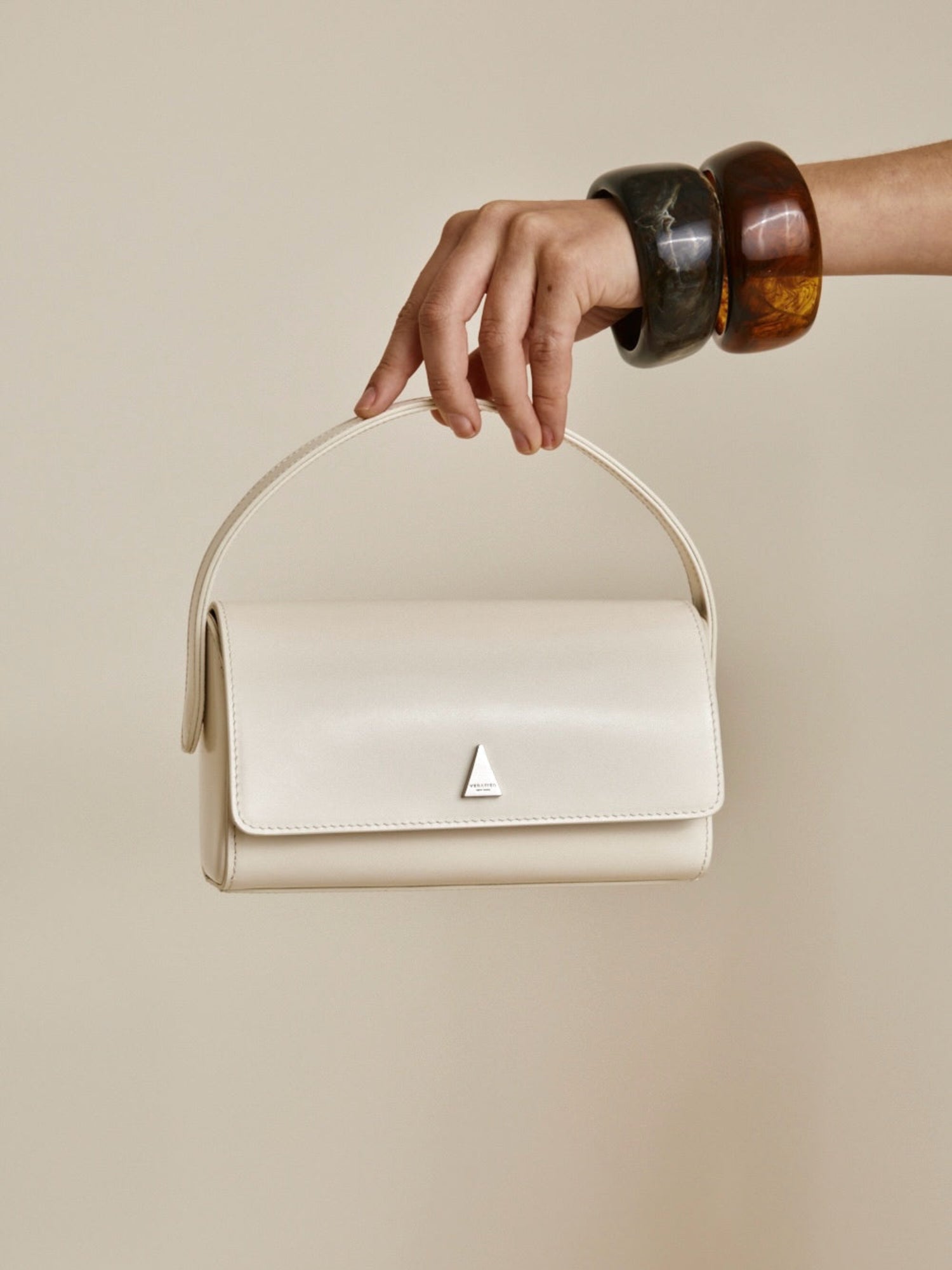 Ivory La Pochette