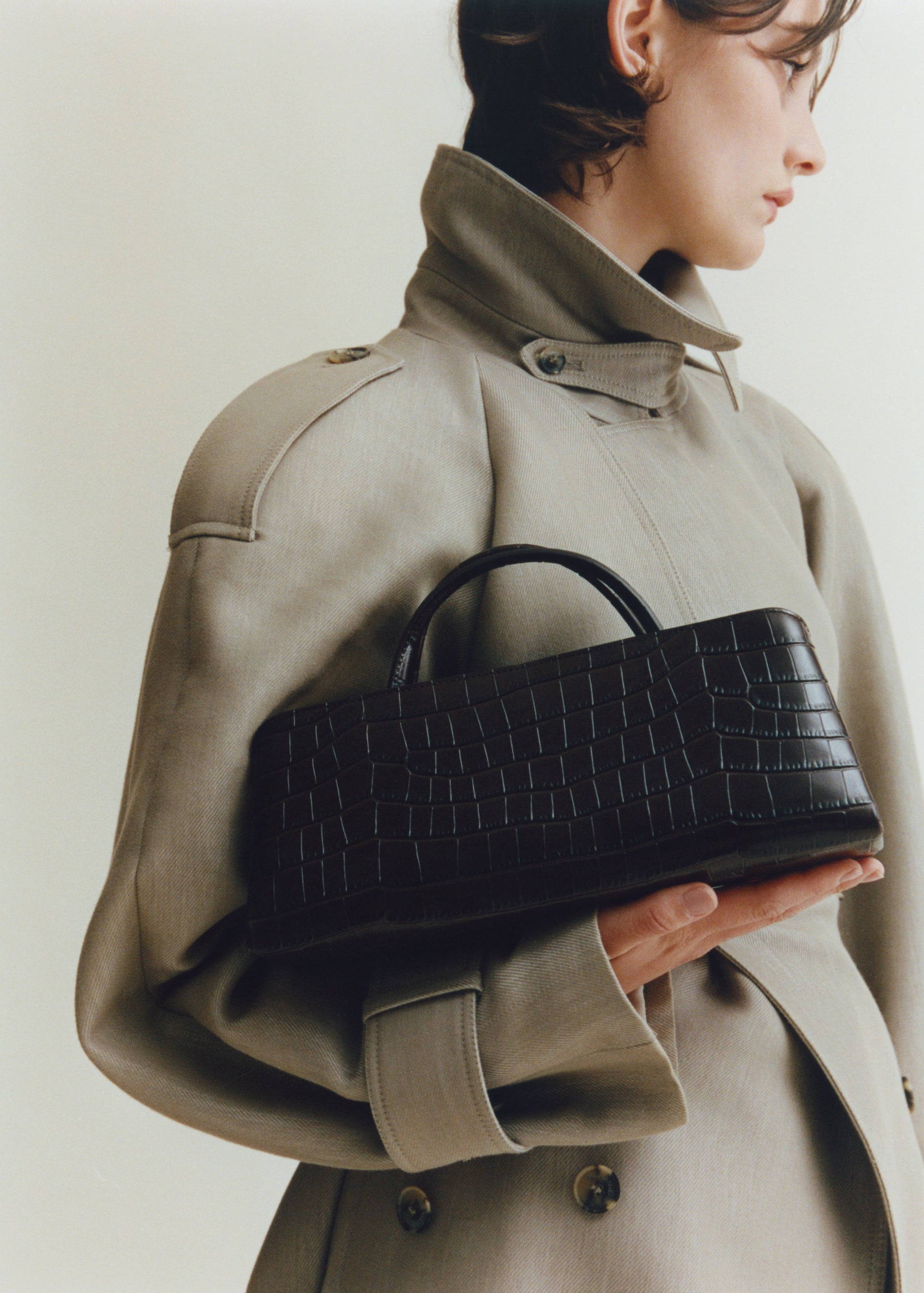 Mocha Croc Éclair Clutch Shoulder Handbag - Verafied New York