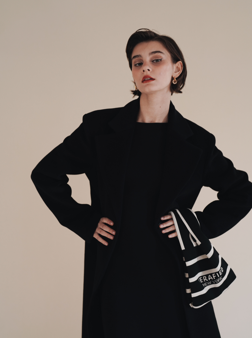 VERAFIED Stripe Tote Bag with a model