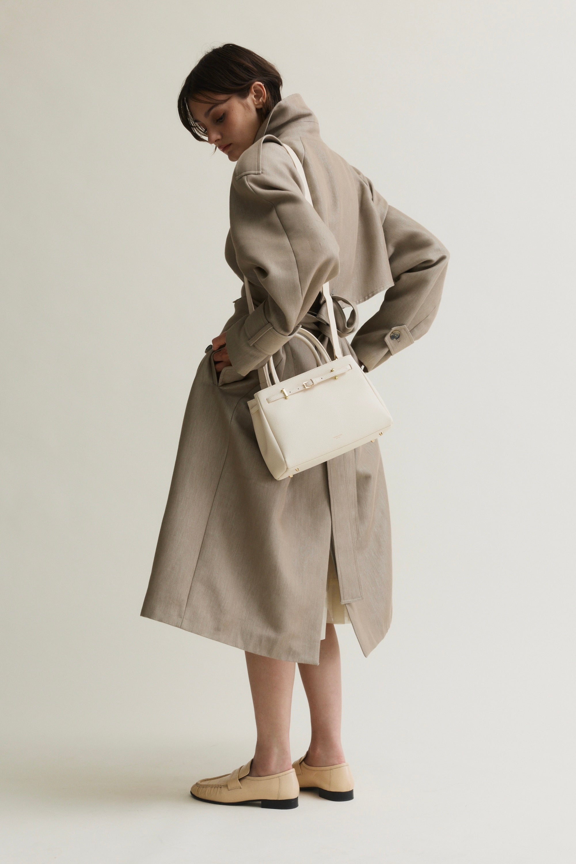 Ivory Leather Book Tote Handbag - Verafied New York
