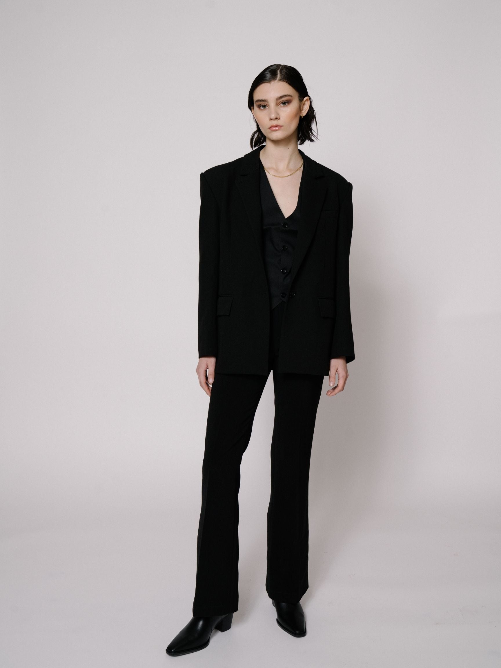 Best women's blazer hot sale for broad shoulders